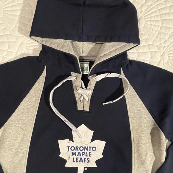 Toronto Maple Leafs Hoodie -Boys Size S - Picture 8 of 11